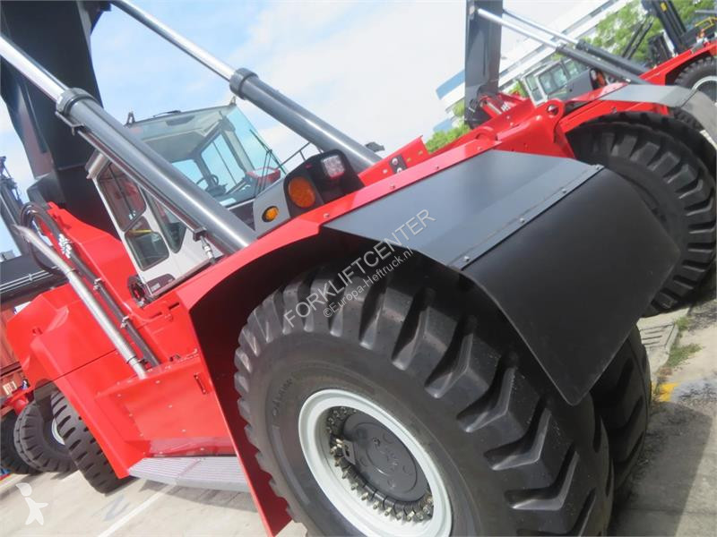 Телескопичен товарач Kalmar DRU450-62S5