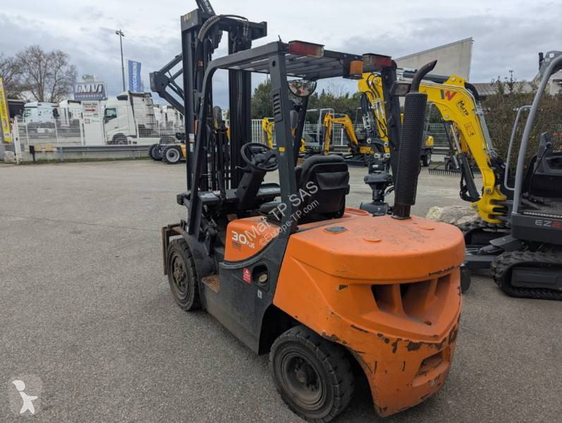 رافعة شوكية Doosan D30GP