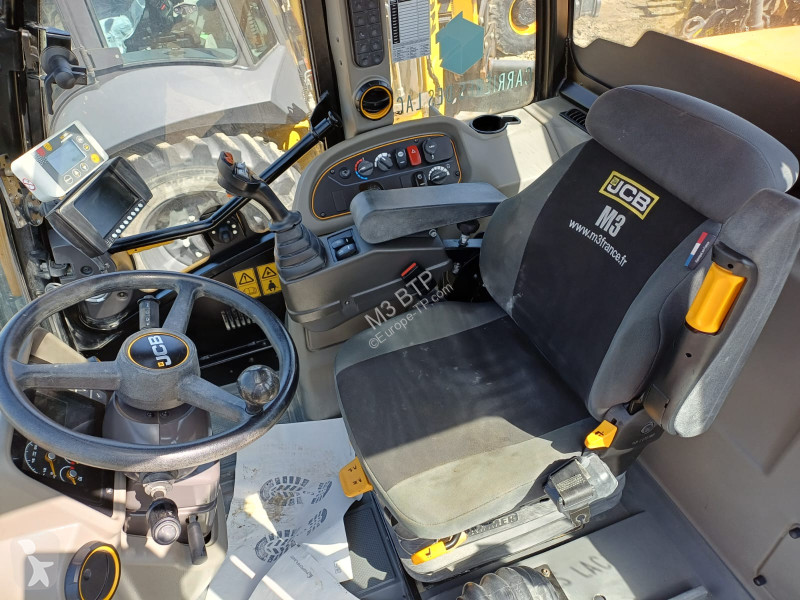 Teleskopický manipulátor JCB  TM420