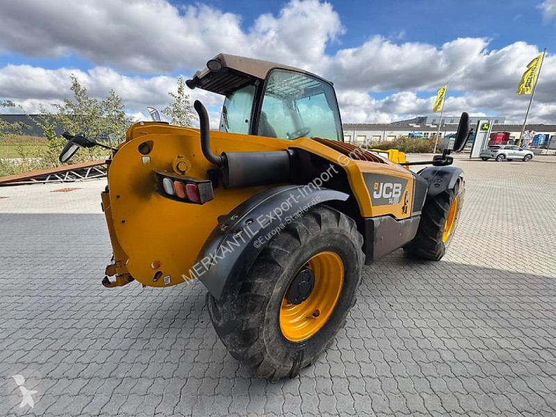 رافعة شوكية تلسكوبية JCB