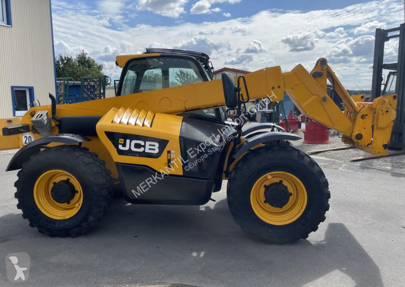 رافعة شوكية تلسكوبية JCB DE 34km/h