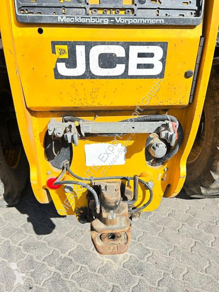 رافعة شوكية تلسكوبية JCB