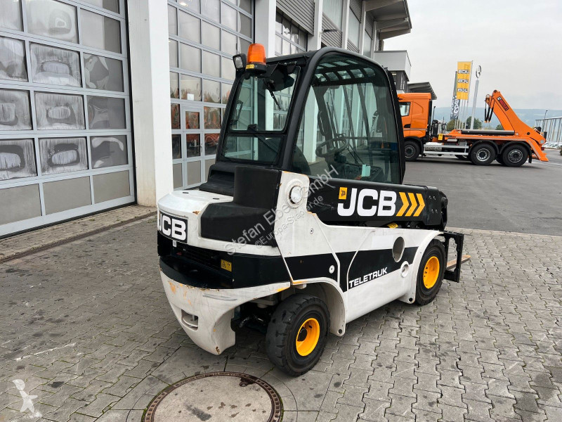 رافعة شوكية تلسكوبية JCB 30D Teletruck 2WD /...