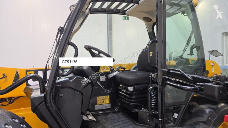 رافعة شوكية تلسكوبية JCB