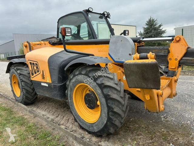رافعة شوكية تلسكوبية JCB