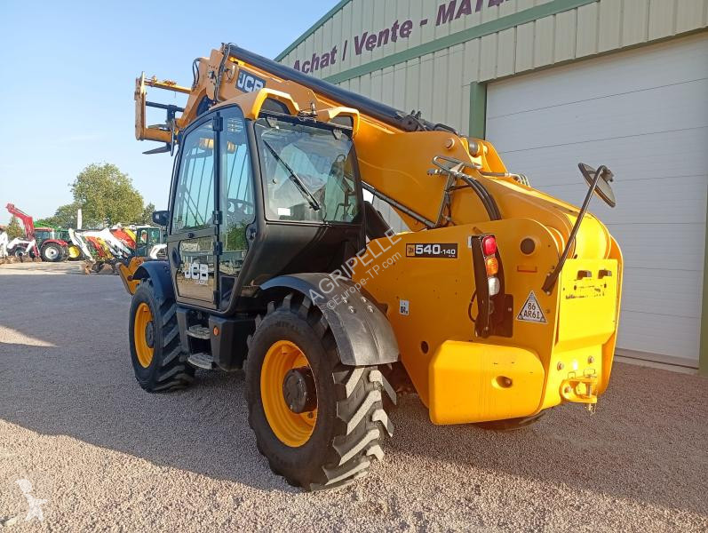 رافعة شوكية تلسكوبية JCB