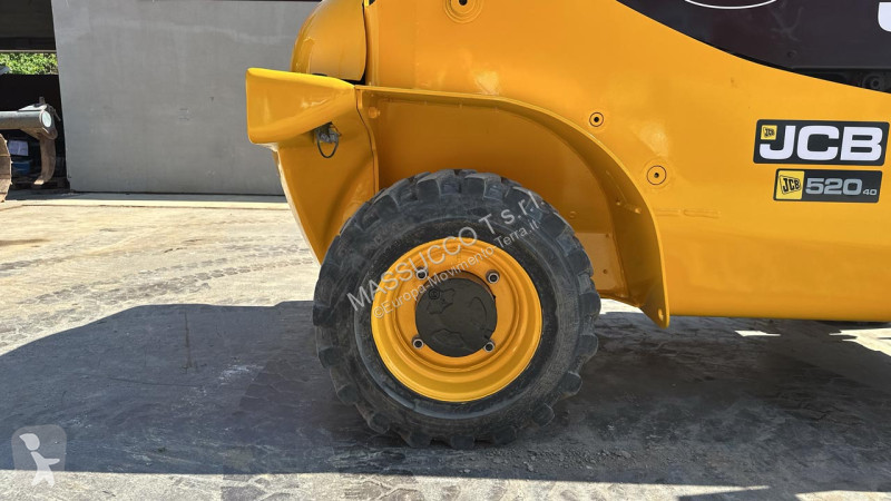 رافعة شوكية تلسكوبية JCB 4x4
