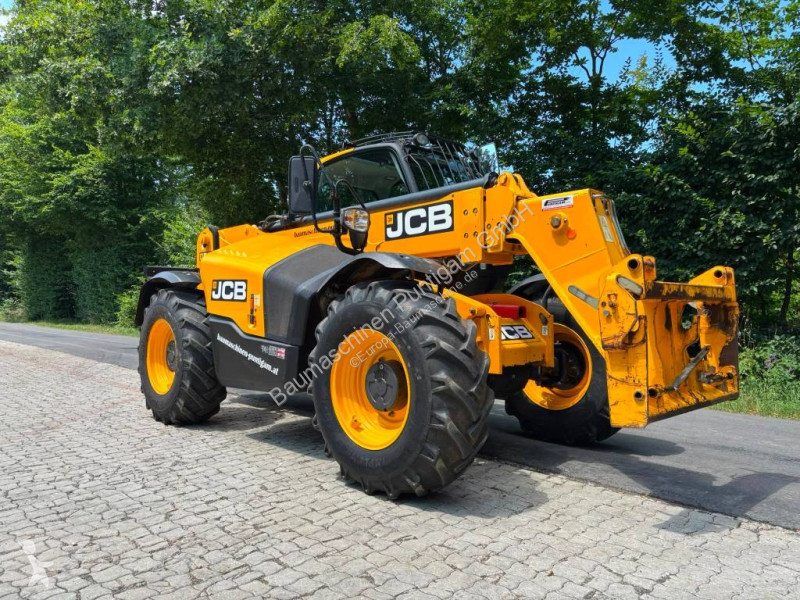 رافعة شوكية تلسكوبية JCB
