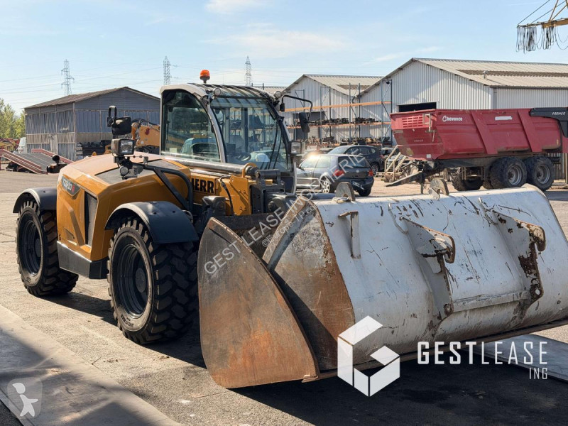 Carretilla telescópica Liebherr  T33-10S