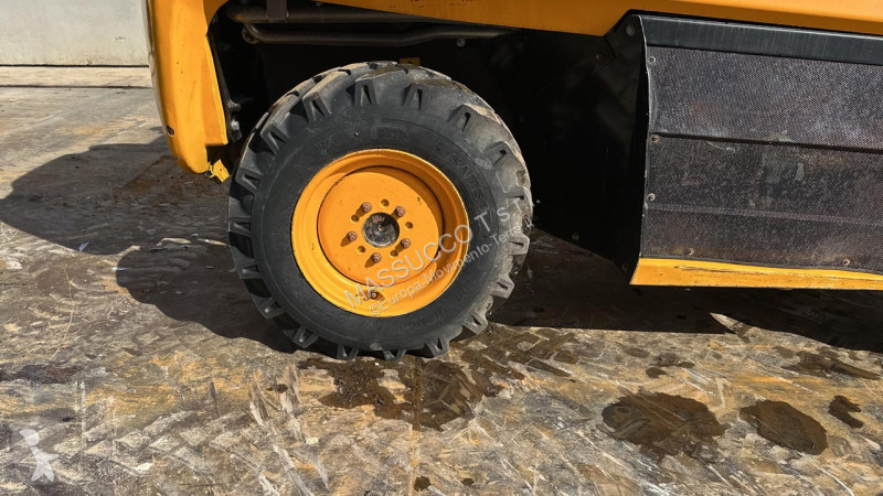 Teleskopický vozík JCB TH 4X4