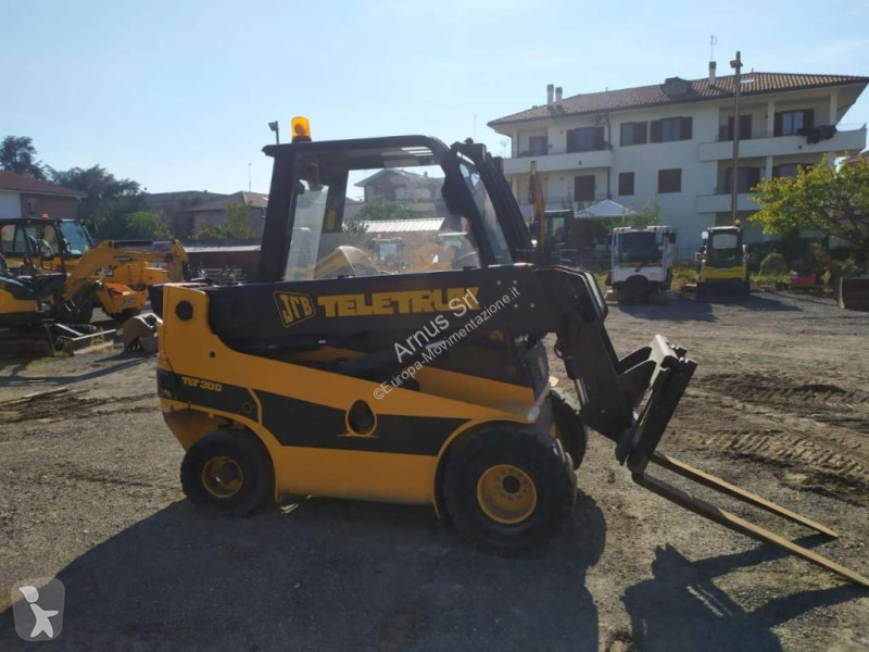 Teleskopický vozík JCB