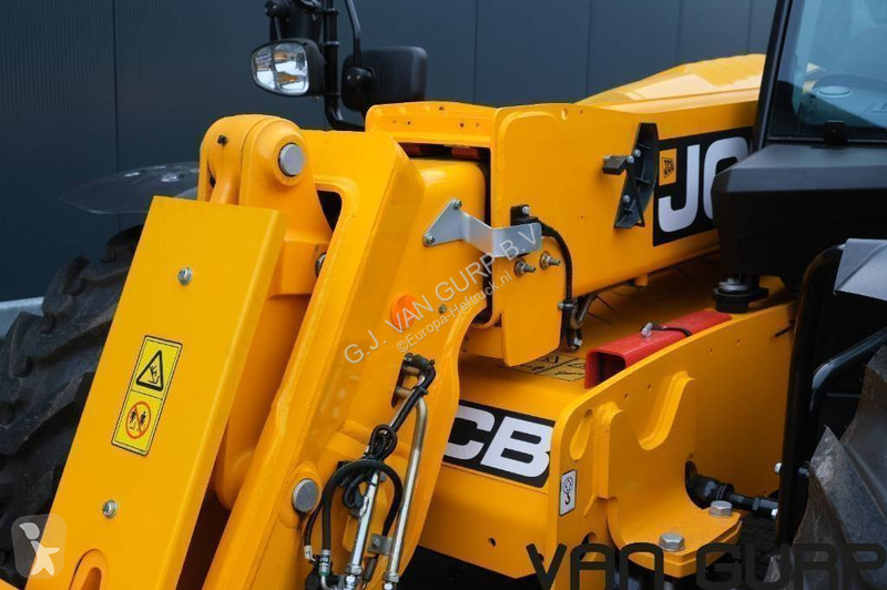 Empilhador braço telescópico  JCB | 2024 | 158h...