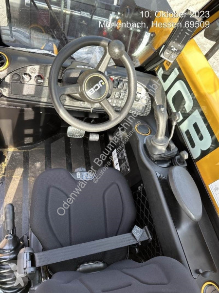 رافعة شوكية تلسكوبية JCB 514-40 CON