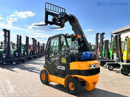 Încărcător telescopic JCB