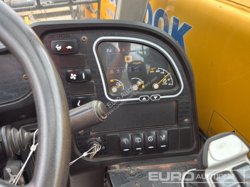 رافعة شوكية تلسكوبية JCB 525-60 Hi Viz