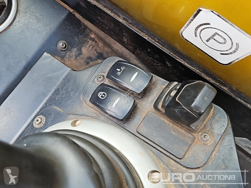 Teleskopický vozík JCB 525-60 Hi Viz