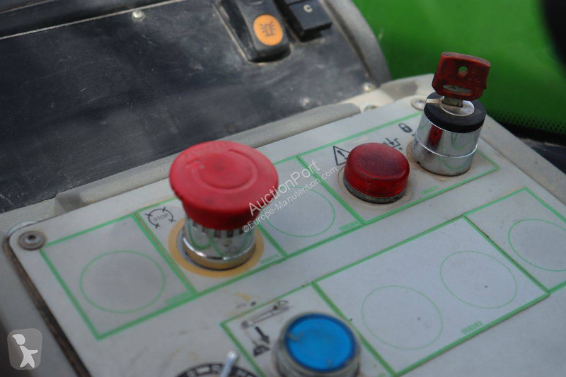 Teleskopický manipulátor Merlo P40.17