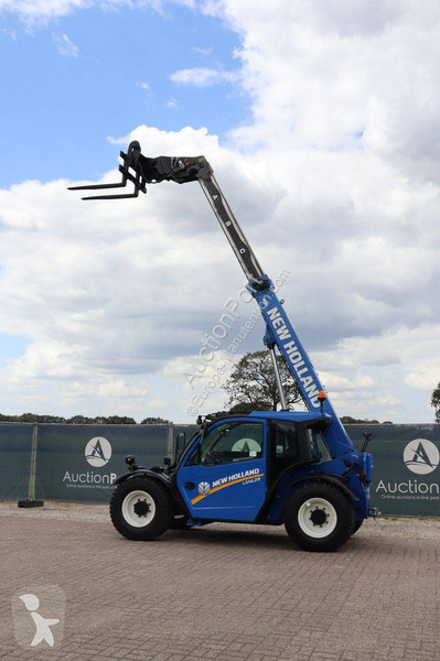 Teleskopický manipulátor New Holland LM628