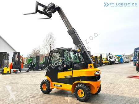 Încărcător telescopic JCB