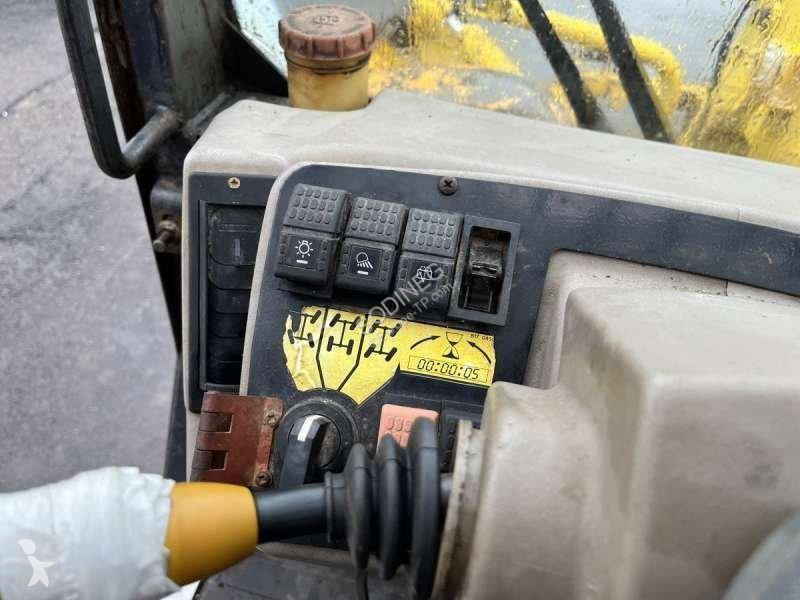Teleskopický manipulátor JCB  532-120