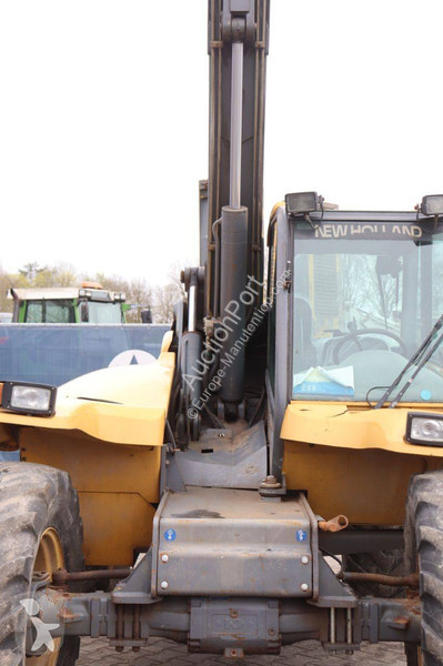 Телескопичен товарач New Holland LM 410
