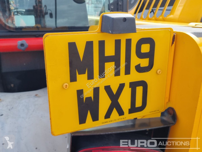 Teleskopický vozík JCB 525-60 Hi Viz