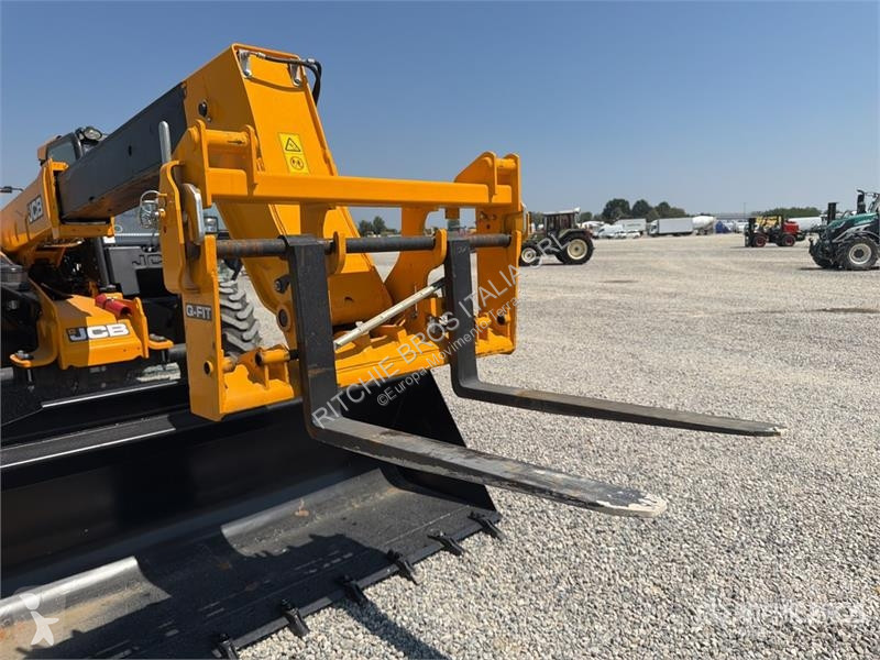 Телескопічний навантажувач JCB 530-70
