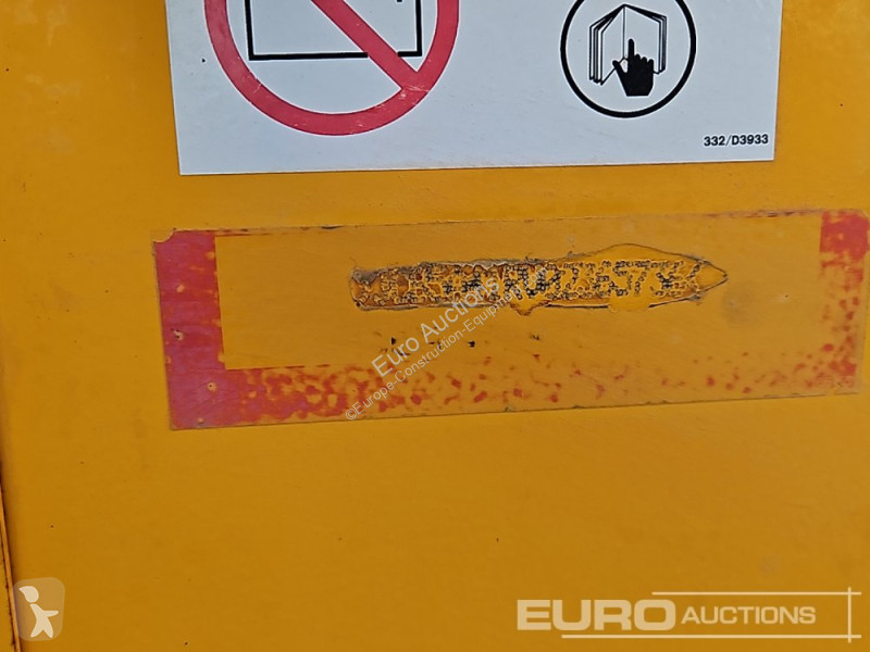Teleskopický vozík JCB 525-60 Hi Viz