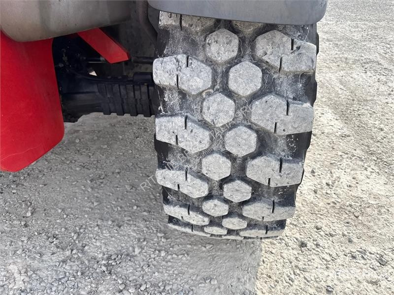 Телескопічний навантажувач Manitou...