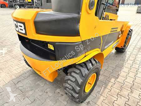 Încărcător telescopic JCB