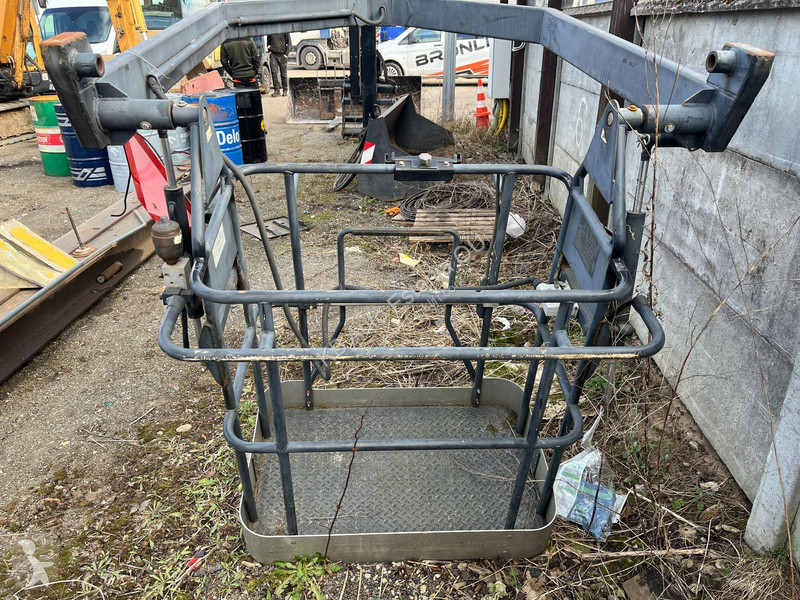 Teleskopisk truck Manitou MRT 3050 WINCH + HOOK...