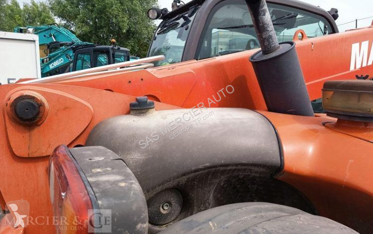 رافعة شوكية تلسكوبية Manitou