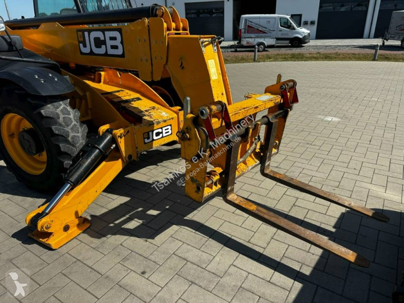 Carretilla telescópica JCB HiViz...