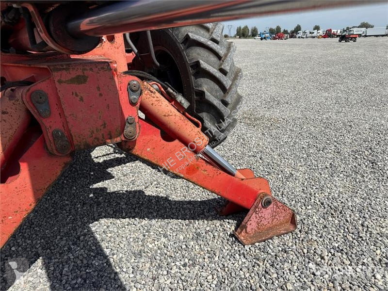 Телескопічний навантажувач Manitou MT1435