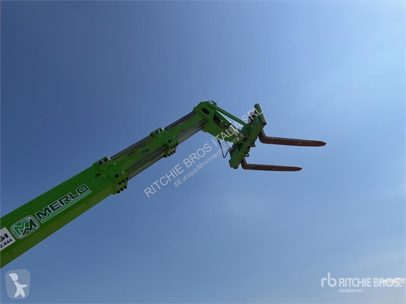 Телескопічний навантажувач Merlo P38.13PLUS