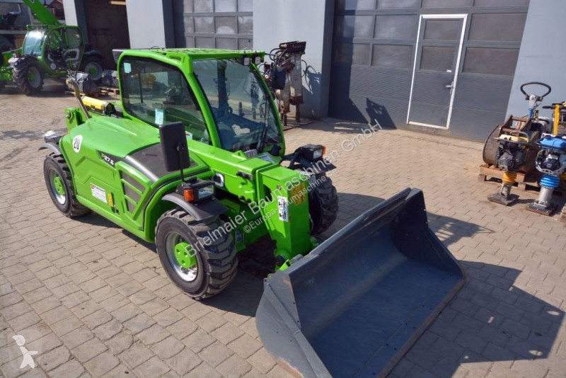 Încărcător telescopic Merlo P 27.6 Plus