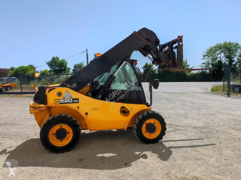 Încărcător telescopic JCB