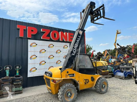 Teleskopisk truck JCB 520-40 à 23500 € ht