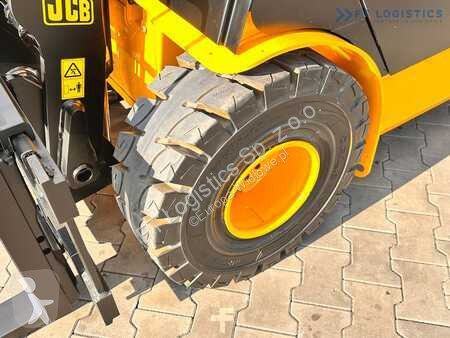 Încărcător telescopic JCB