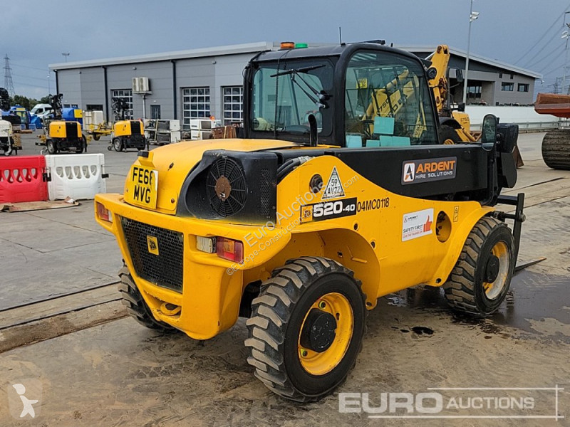Teleskopický vozík JCB 520-40