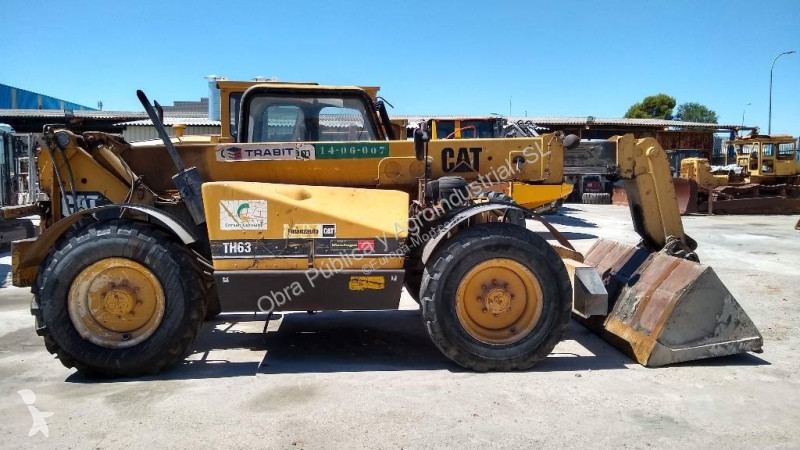 رافعة شوكية تلسكوبية Caterpillar TH63