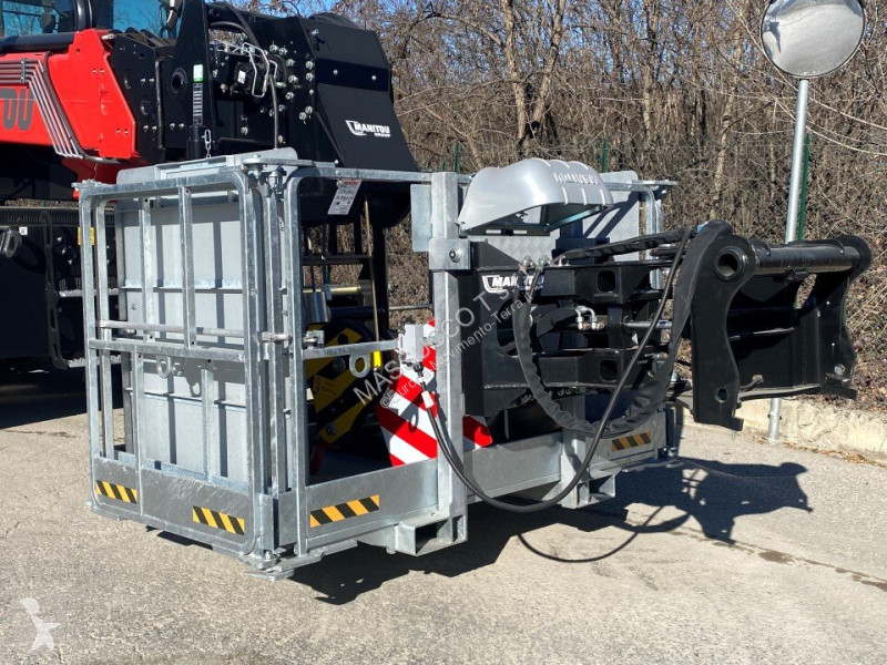 Teleskopický manipulátor Manitou MRT2145