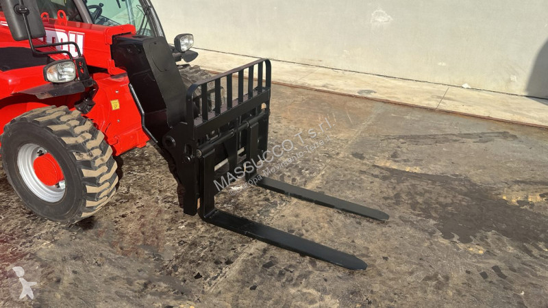Teleskopický manipulátor Manitou MT625 4x4