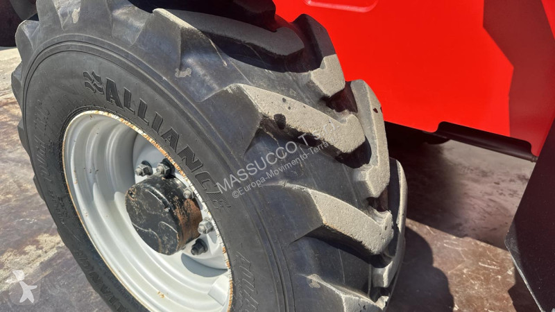 رافعة شوكية تلسكوبية Manitou
