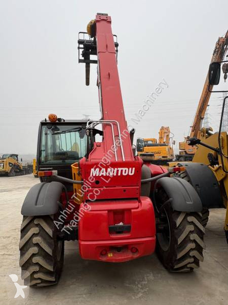 رافعة شوكية تلسكوبية Manitou