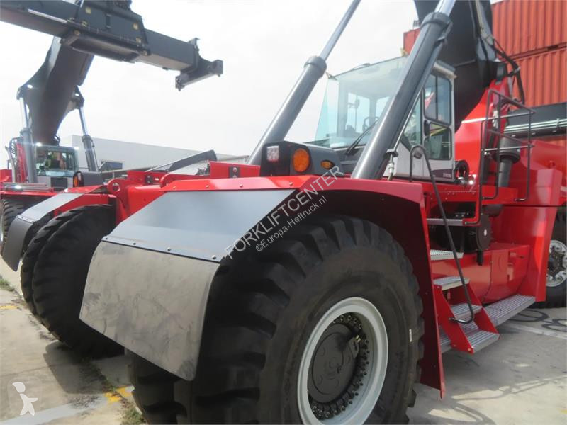 Телескопичен товарач Kalmar DRU450-62S5