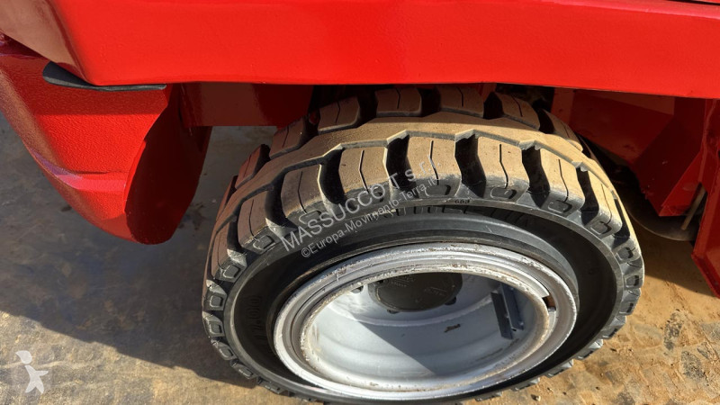 Teleskopický manipulátor Manitou BT 420 4x4