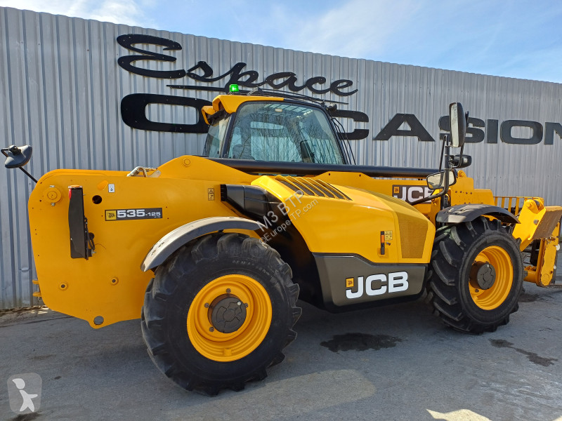 رافعة شوكية تلسكوبية JCB