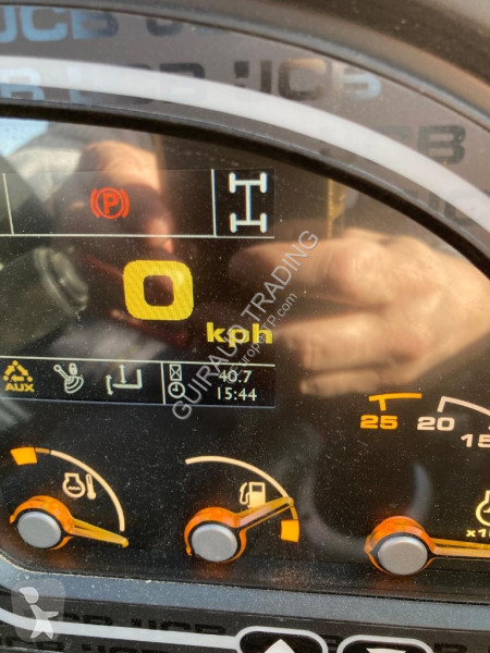 رافعة شوكية تلسكوبية JCB 525-60