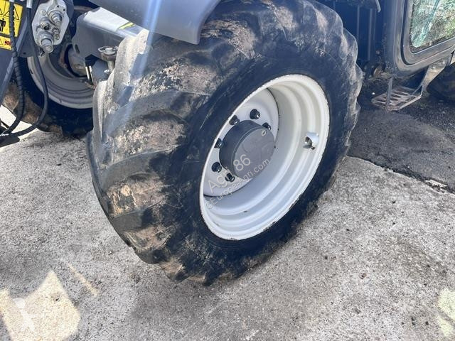 Empilhador braço telescópico  Massey Ferguson...